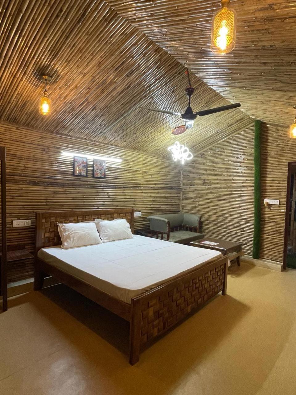 Gopika Resort Vrindāvan Zewnętrze zdjęcie