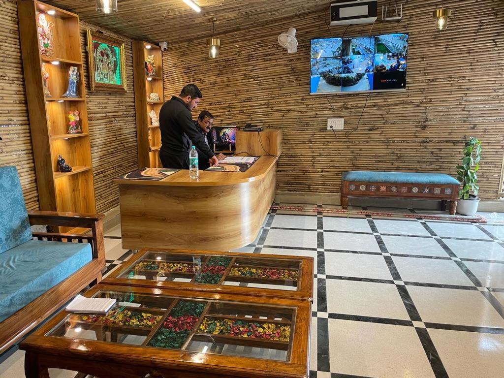 Gopika Resort Vrindāvan Zewnętrze zdjęcie