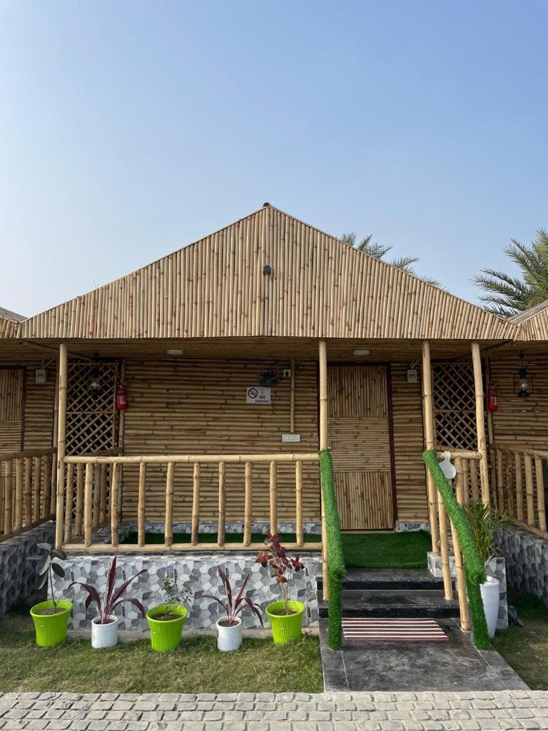 Gopika Resort Vrindāvan Zewnętrze zdjęcie